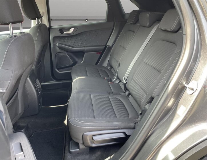 Ford Kuga SUV / Terénní 1,5 l 88 kw