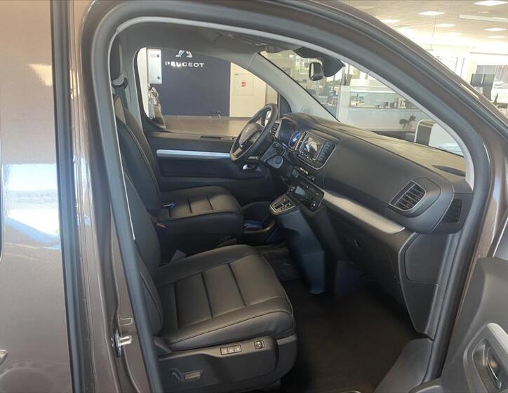 Peugeot Traveller 7