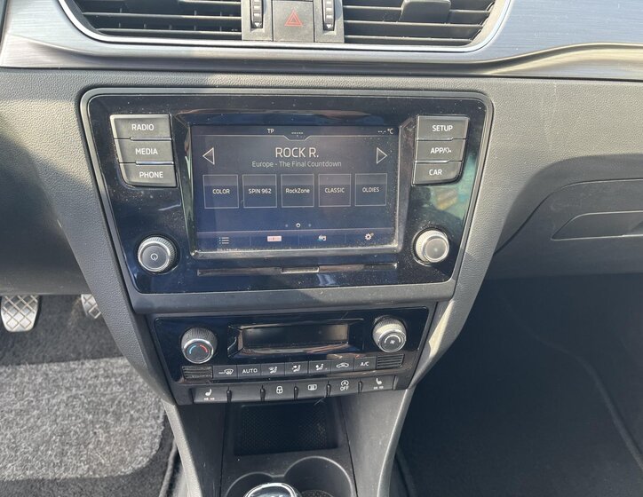 Škoda Rapid Hatchback 999,0 70 kw