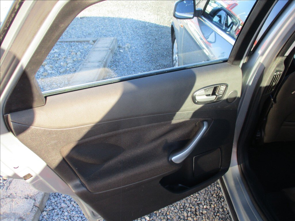 Ford Mondeo Liftback 2,0 l 103 kw