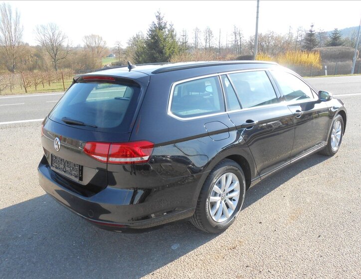 Volkswagen Passat Kombi 2,0 l 110 kw