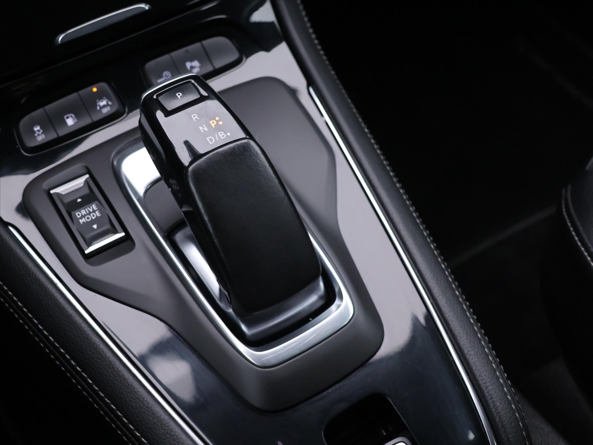 Opel Grandland X SUV / Terénní 1,6 l 147 kw