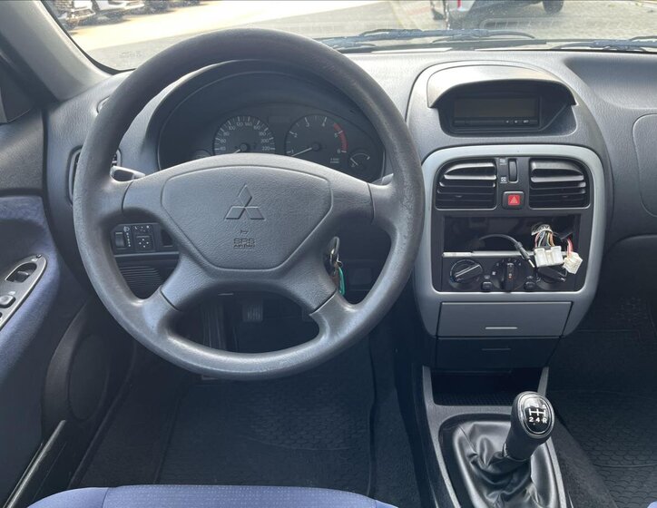 Mitsubishi Carisma 11