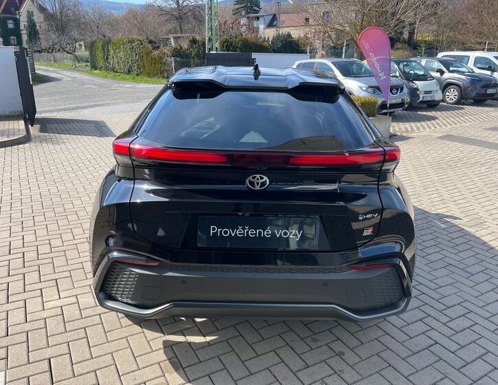 Toyota C-HR SUV / Terénní 2,0 l 112 kw
