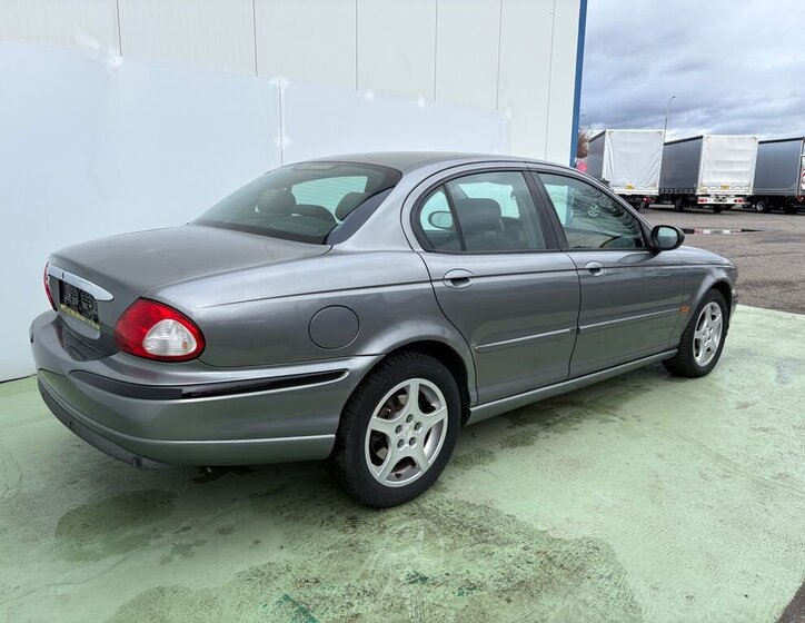Jaguar X-Type Sedan 2,1 l 115 kw