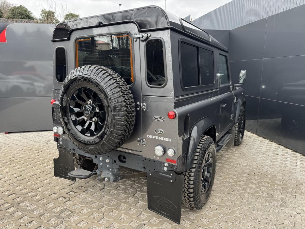 Land Rover Defender Skříň 2,2 l 90 kw