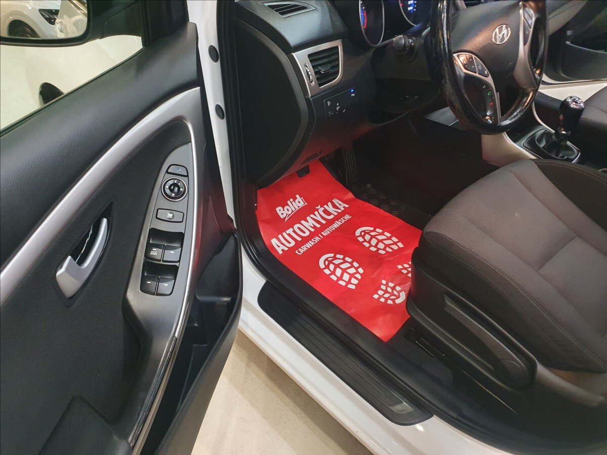 Hyundai i30 Kombi 1,6 l 88 kw