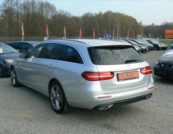Mercedes-Benz Třídy E Kombi 2,0 l 143 kw