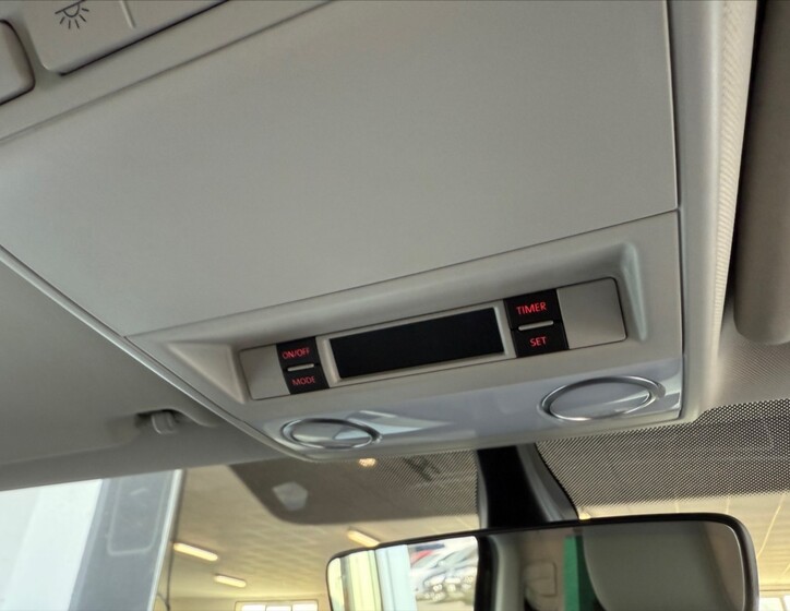 Volkswagen Multivan 21