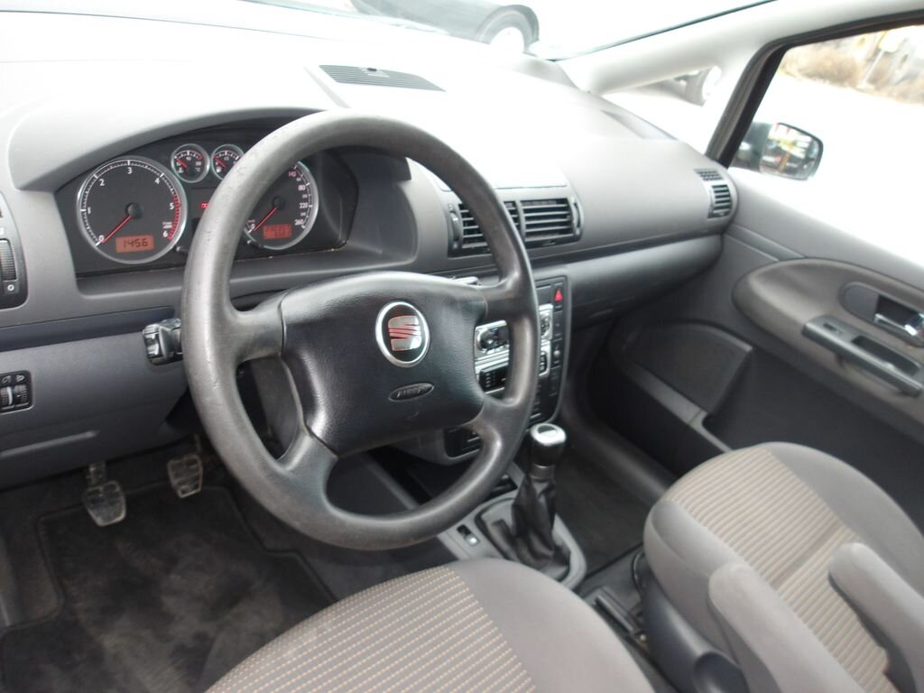 Volkswagen Sharan Kombi 2,0 l 103 kw