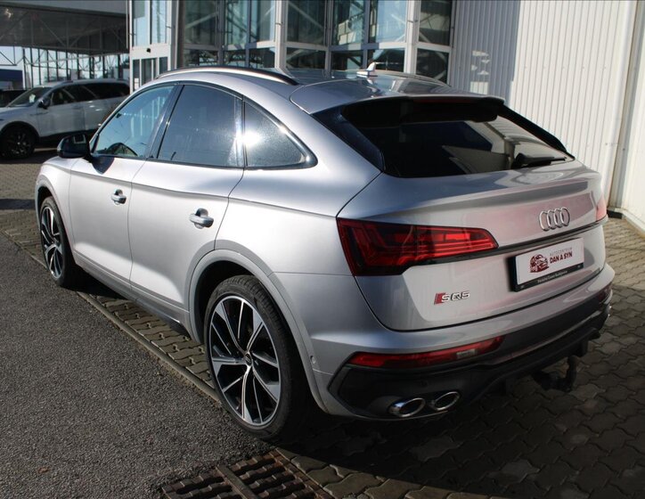 Audi SQ5 4
