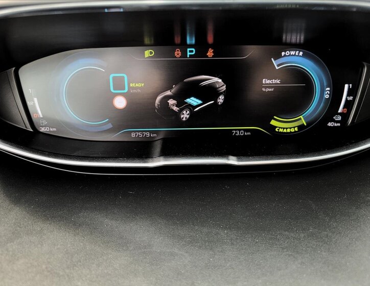 Peugeot 3008 SUV / Terénní 1,6 l 165 kw