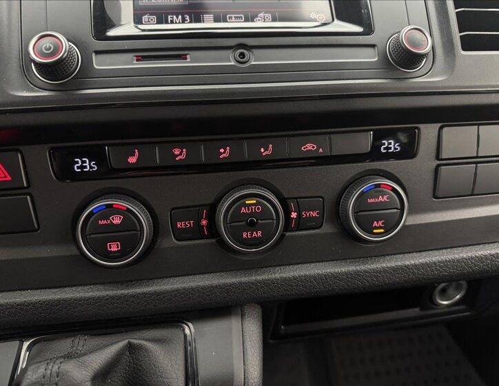 Volkswagen Caravelle Kombi 2,0 l 110 kw