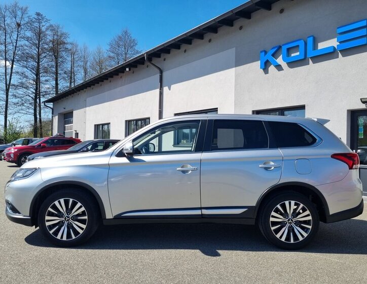 Mitsubishi Outlander SUV / Terénní 2,0 l 110 kw