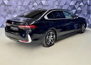 BMW Ostatní Sedan / Limuzína 0,0 290 kw