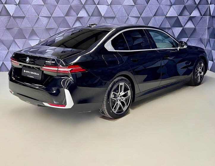 BMW Ostatní Sedan / Limuzína 0,0 290 kw