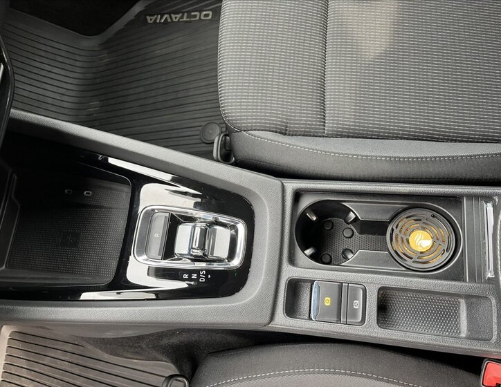 Škoda Octavia Sedan / Limuzína 1,5 l 110 kw