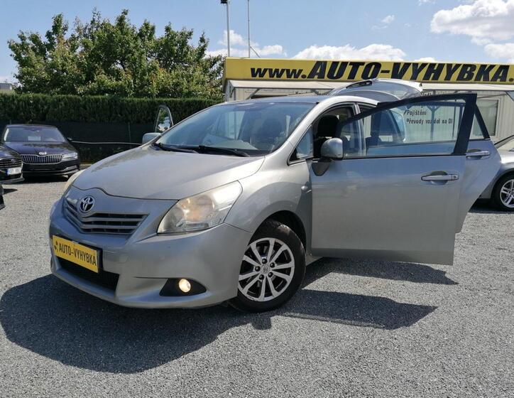 Toyota Verso 1