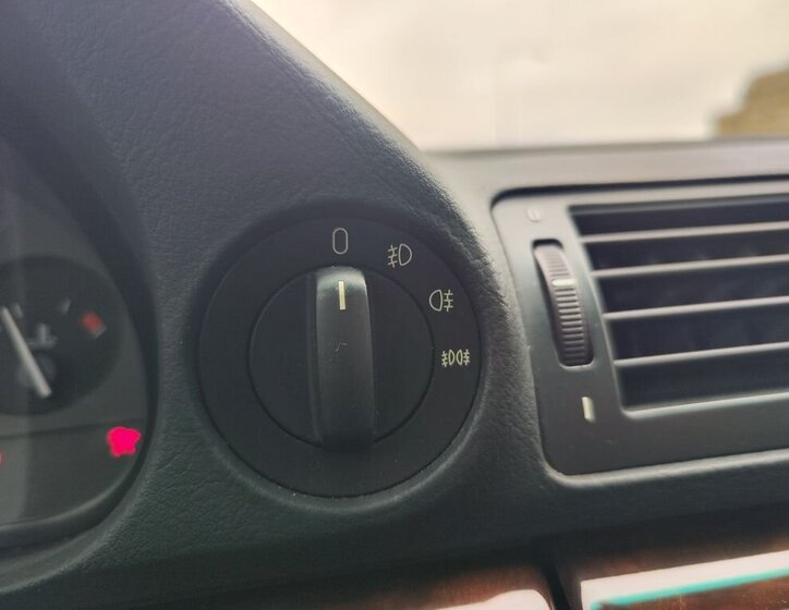 BMW Řada 7 Sedan / Limuzína 2,8 l 142 kw