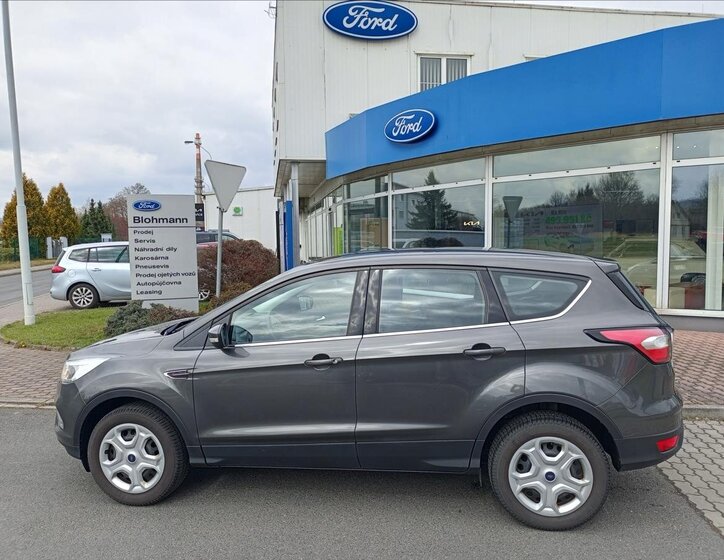 Ford Kuga SUV / Terénní 1,5 l 88 kw