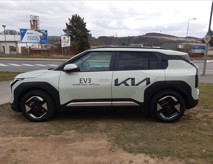 KIA EV3 SUV / Terénní 0,0 150 kw