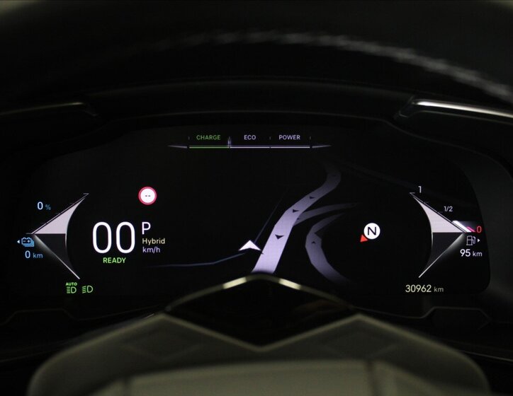 DS Automobiles DS7 Crossback SUV 1,6 l 221 kw