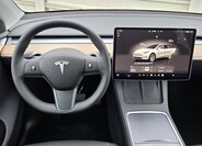 Tesla Model Y 12