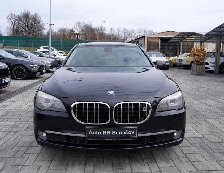 BMW Řada 7 Sedan / Limuzína 3,0 l 180 kw