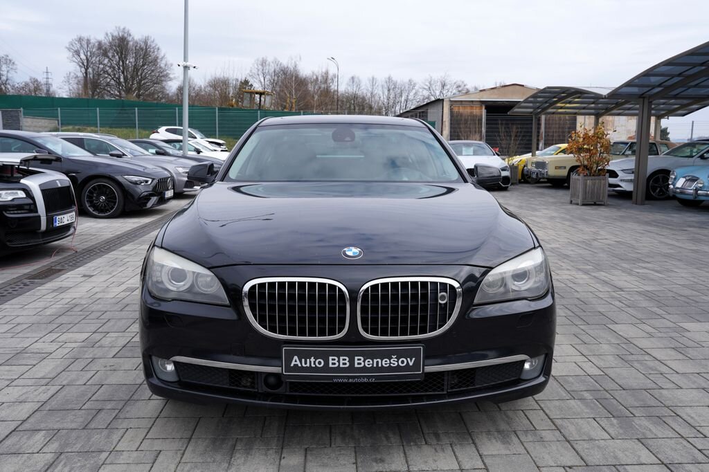 BMW Řada 7 Sedan / Limuzína 3,0 l 180 kw