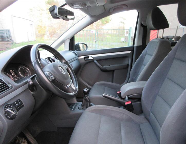 Volkswagen Touran 11
