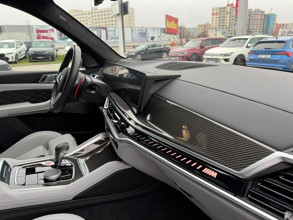 BMW X5 SUV / Terénní 4,4 l 460 kw