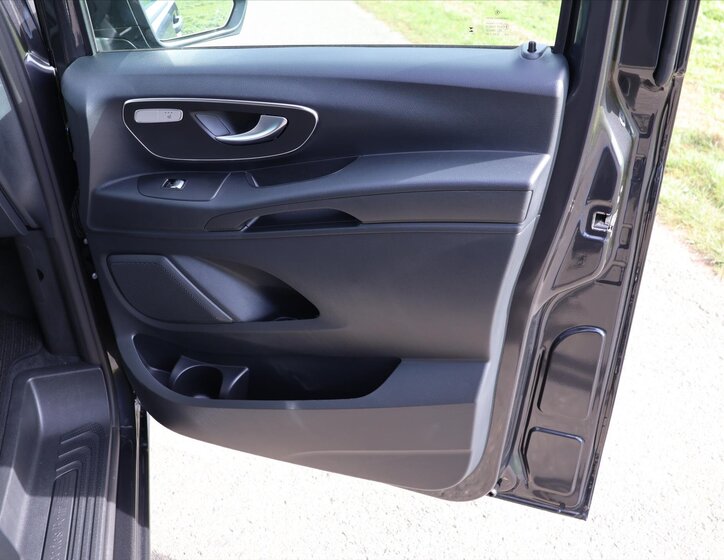 Mercedes-Benz Vito Kombi 2,0 l 174 kw