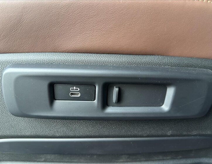 BMW X5 SUV / Terénní 3,0 l 195 kw