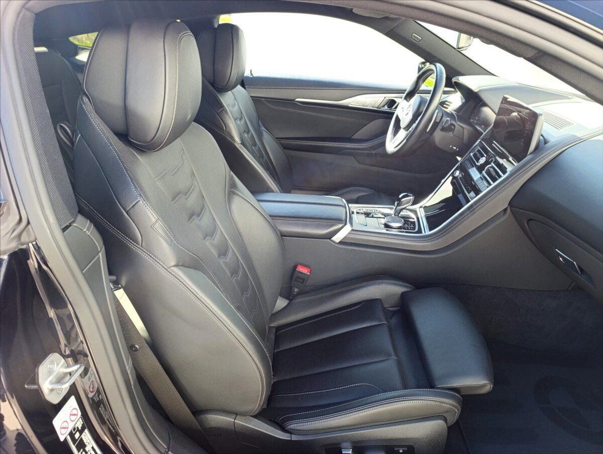 BMW Řada 8 Kupé 4,4 l 390 kw