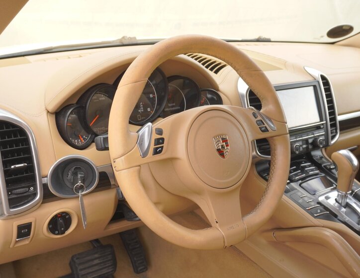 Porsche Cayenne SUV 3,0 l 176 kw