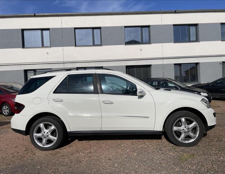 Mercedes-Benz Třídy M SUV 3,0 l 165 kw