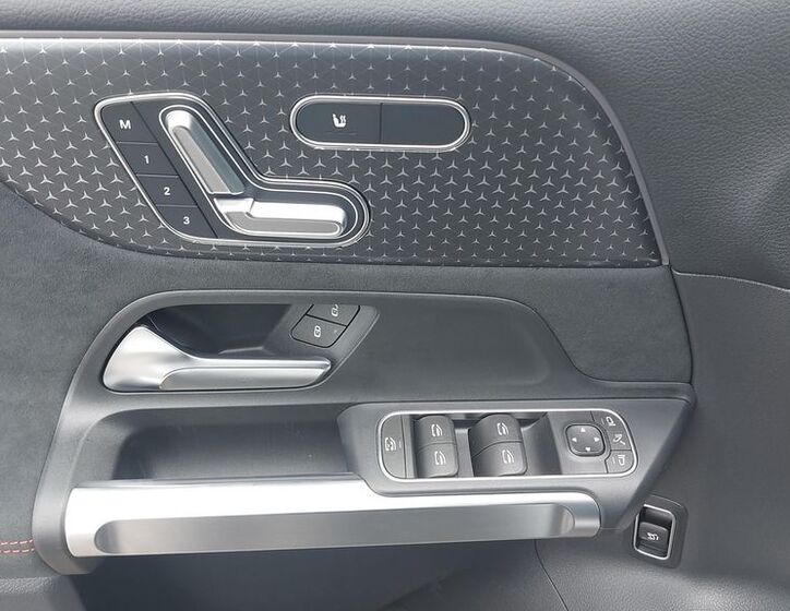 Mercedes-Benz EQB 21