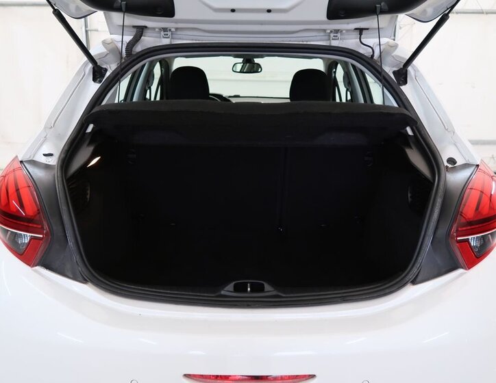 Peugeot 208 Hatchback 1,2 l 81 kw