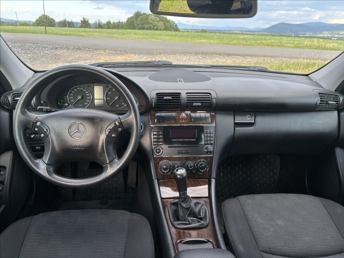 Mercedes-Benz Třídy C Sedan / Limuzína 0,0 105 kw