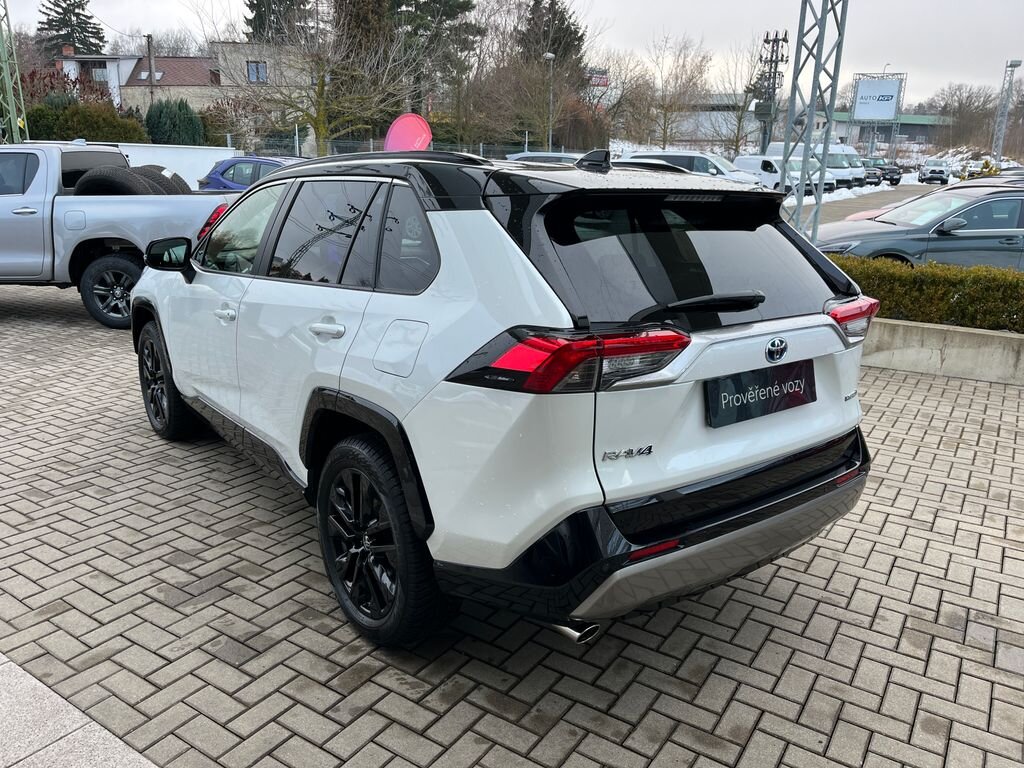 Toyota RAV4 SUV 2,5 l 131 kw