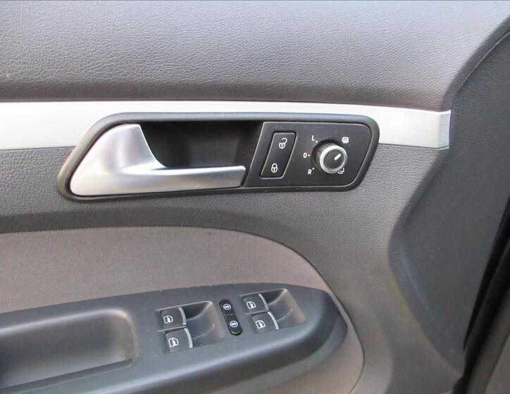 Volkswagen Touran 24