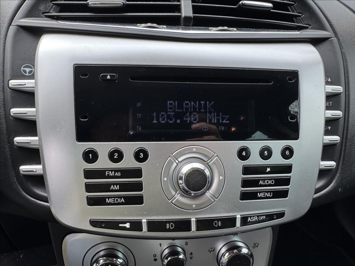 Lancia Delta Hatchback 2,0 l 121 kw