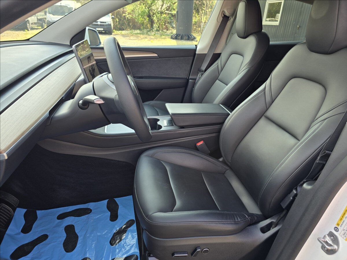 Tesla Model Y SUV / Terénní 0,0 378 kw