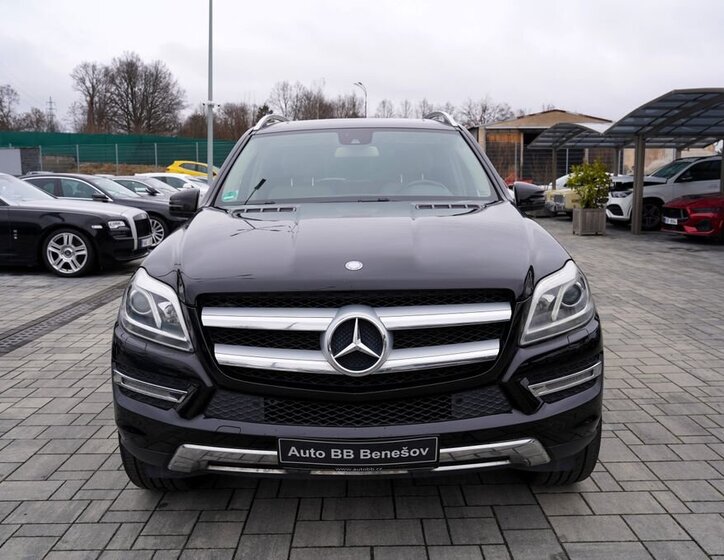 Mercedes-Benz GL SUV / Terénní 4,7 l 320 kw
