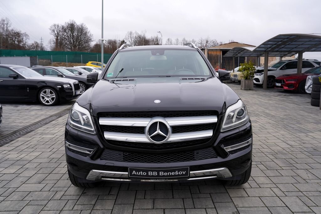 Mercedes-Benz GL SUV / Terénní 4,7 l 320 kw