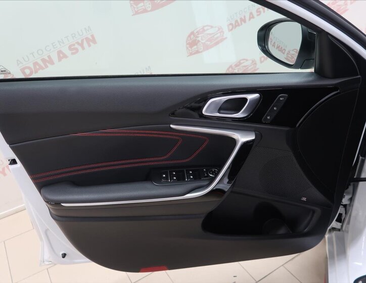 KIA ProCeed Kombi 1,6 l 150 kw