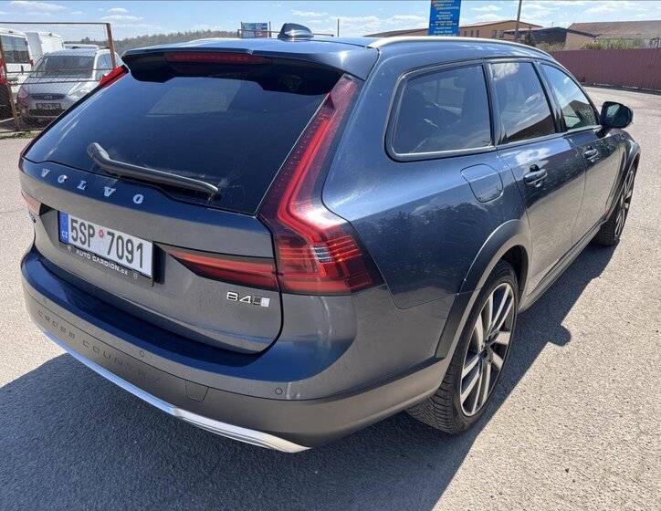 Volvo V90 Kombi 2,0 l 145 kw