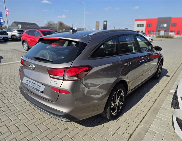 Hyundai i30 Kombi 1,6 l 85 kw