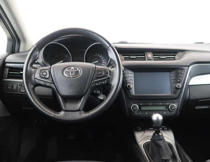 Toyota Avensis Kombi 2,0 l 105 kw