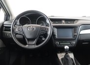 Toyota Avensis Kombi 2,0 l 105 kw